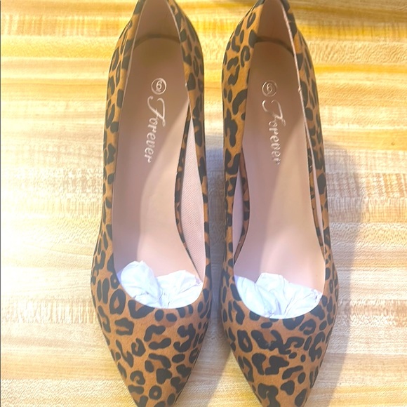 Flawed Leopard Print Women's Heels Sz 6 - Picture 4 of 5